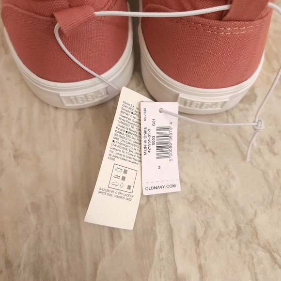 Old Navy Kids Gender Neutral Elastic-Lace Canvas Sneakers, Size: 3 - Picture 5 of 6